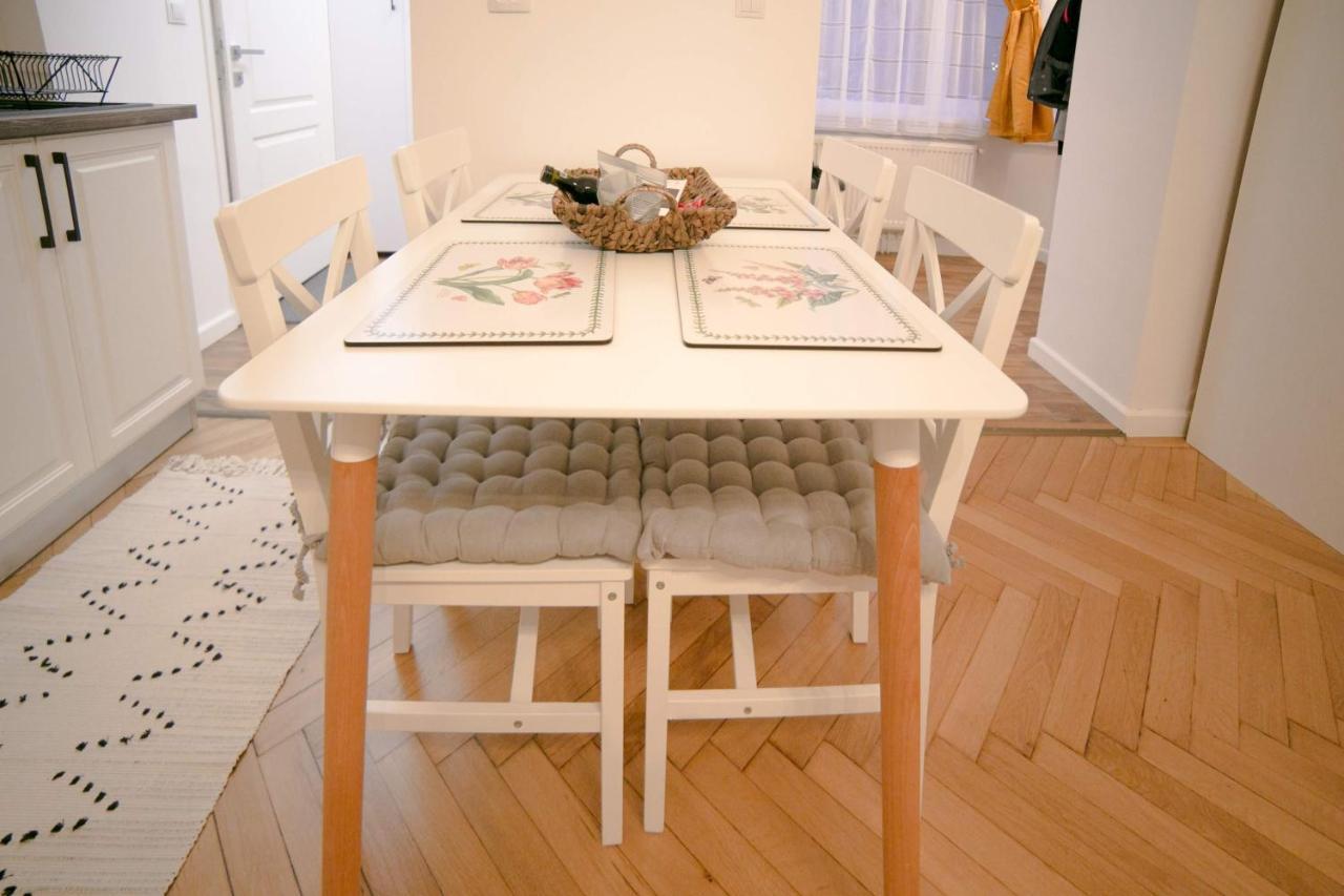 Jasmine Serenity Apartment - Central, Behind Black Church Braşov Dış mekan fotoğraf