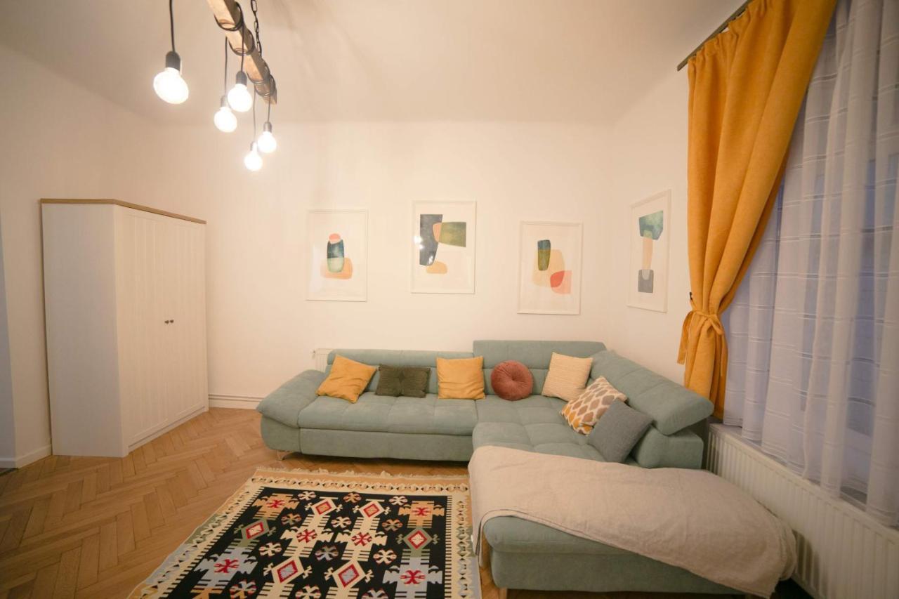 Jasmine Serenity Apartment - Central, Behind Black Church Braşov Dış mekan fotoğraf