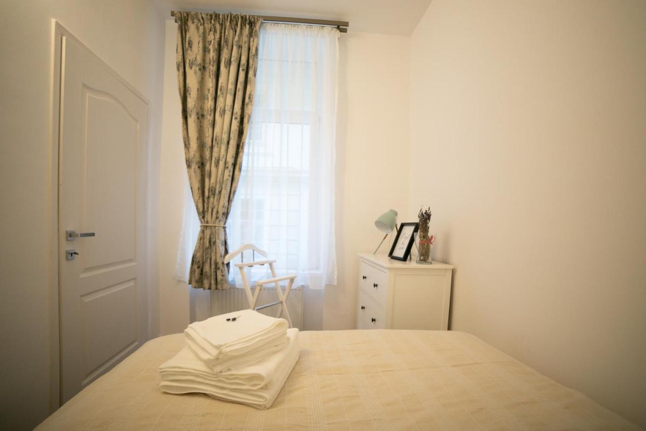 Jasmine Serenity Apartment - Central, Behind Black Church Braşov Dış mekan fotoğraf
